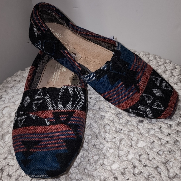 Toms Aztec Print Loafer Flat - Picture 2 of 6